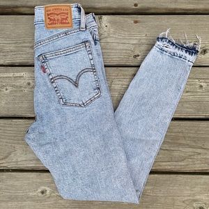 Levi's DISTRESSED LIGHT WASH